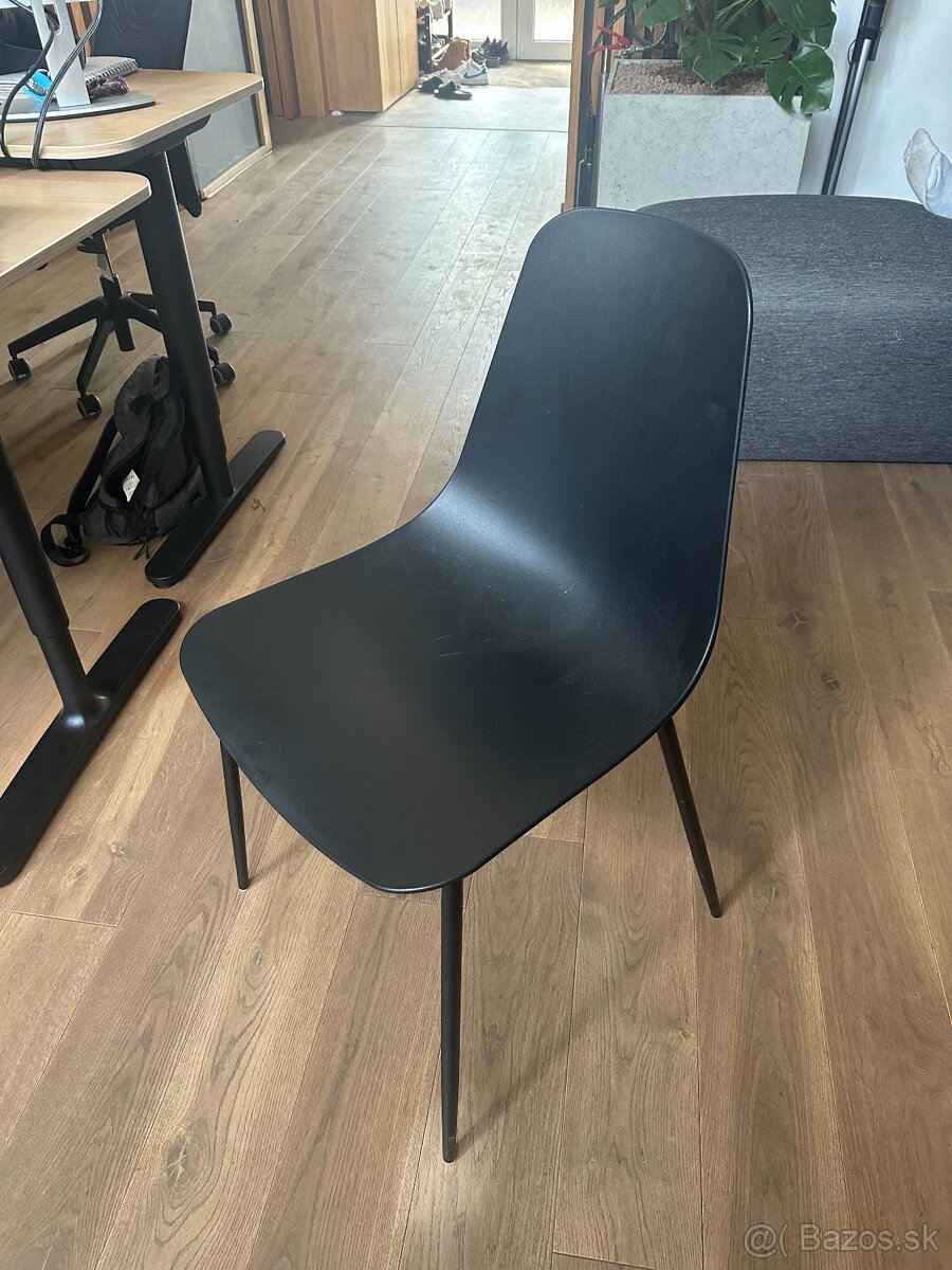 https://kavehome.com/en/en/p/whatts-chair-with-steel-legs-in - 4