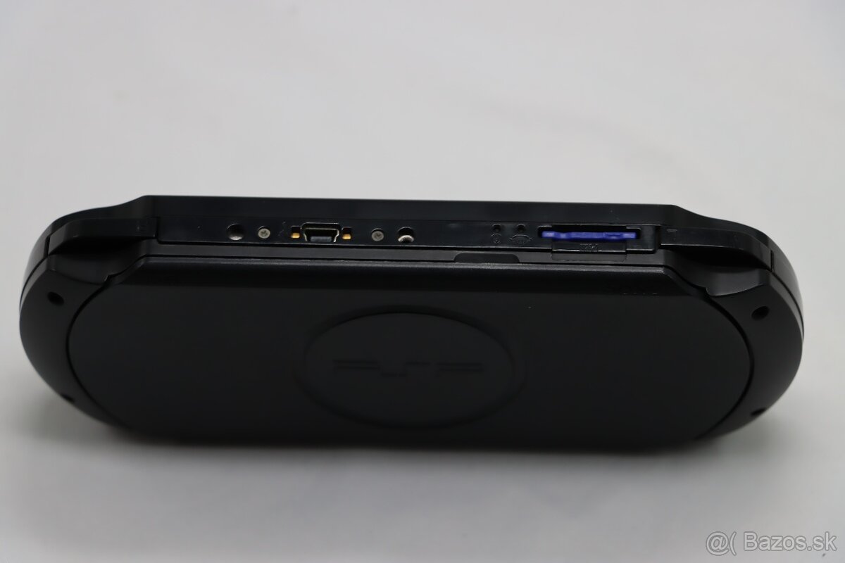 PSP E1004 Street + nabíjačka + 2GB karta + 4 hry - 4