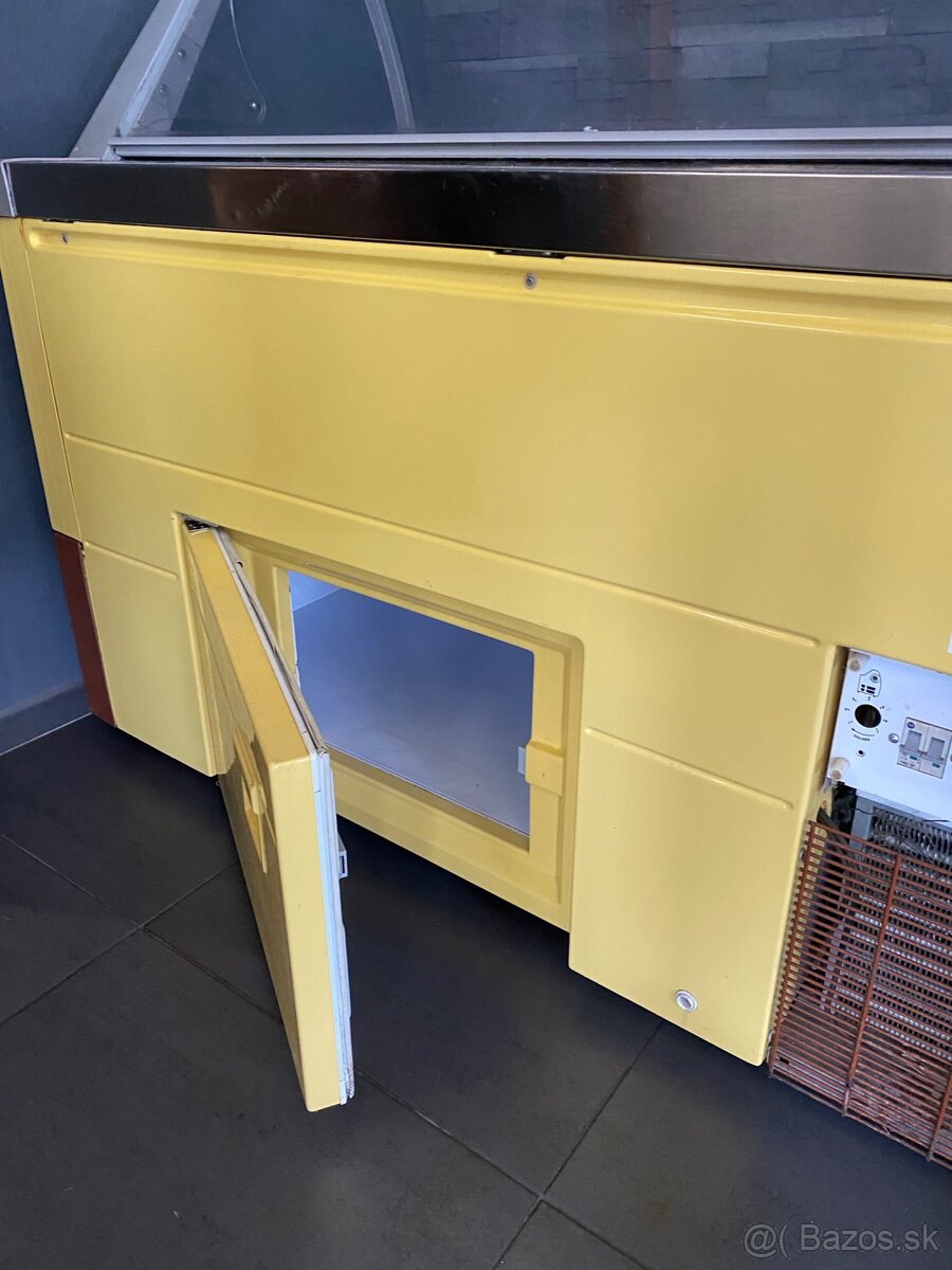 Zmrzlinova vytrina - 4