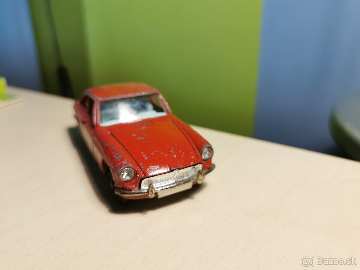 Corgi toys MG B - 4
