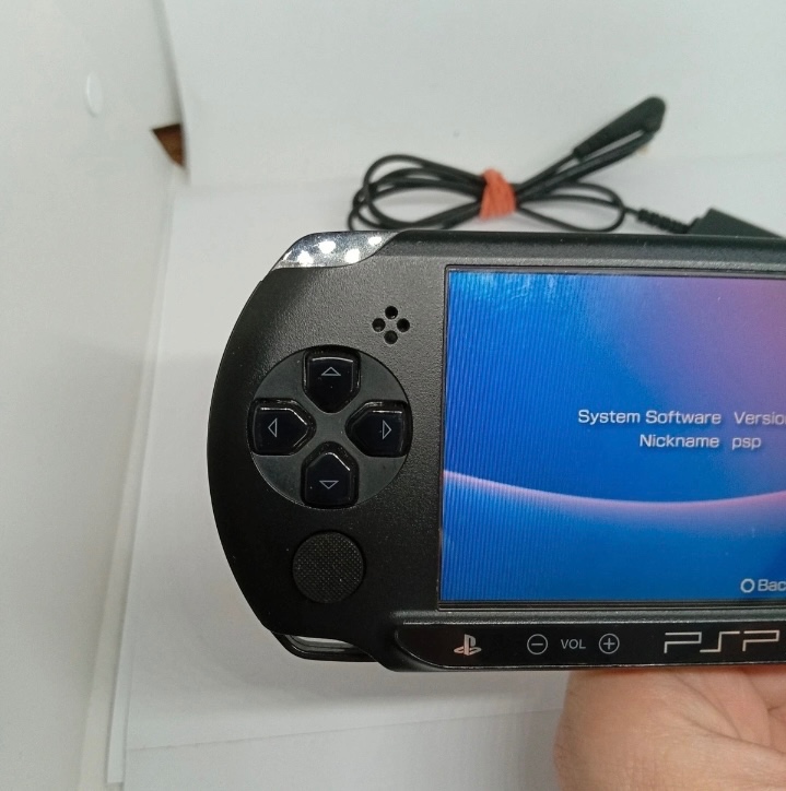 Sony PSP-E1004 Street + karta 2gb - 4