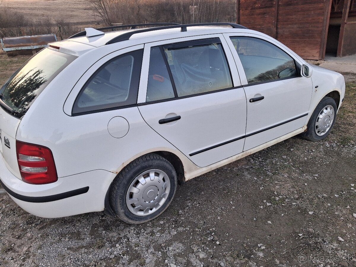 Škoda Fábia Combi 1.4 MPI - 4