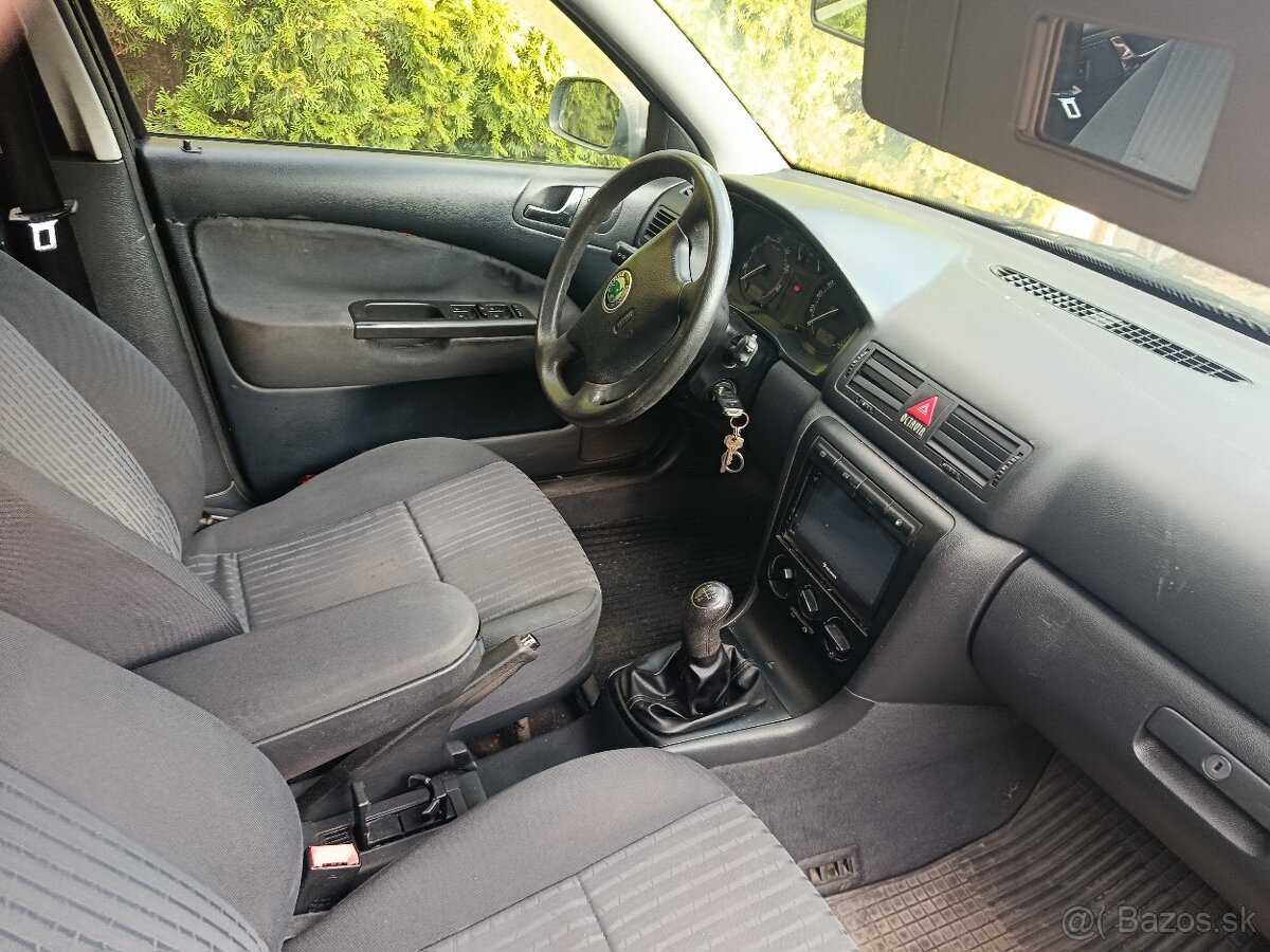 Škoda Octavia 1.6 Benzín Elegance, r. 2002 - 4