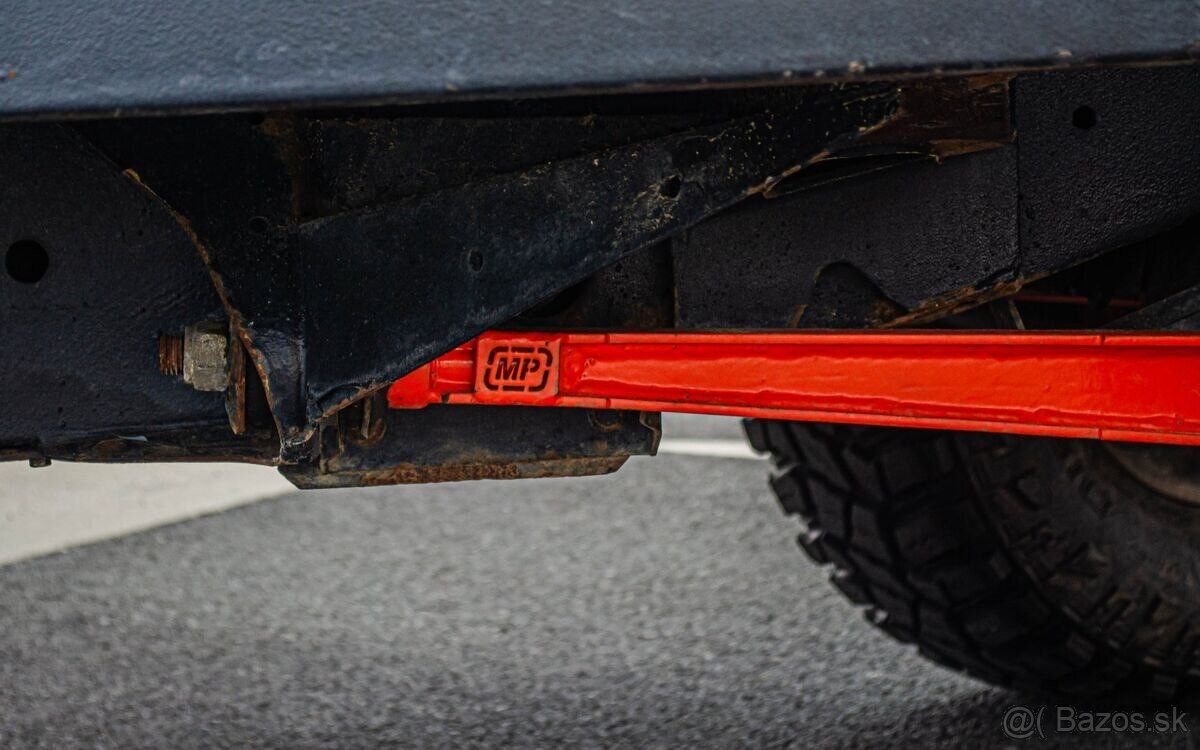Land Rover Defender SW110 2.4 TD4 - 4
