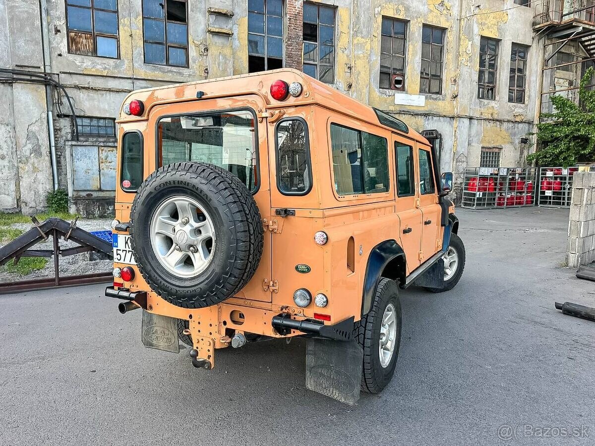 Land Rover Defender 110 2.4 SW SE - 4