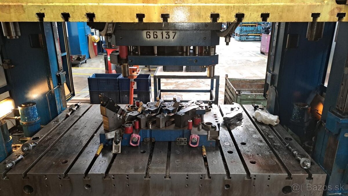 Hydraulický lis Loire 3000 kN (6700) - 4