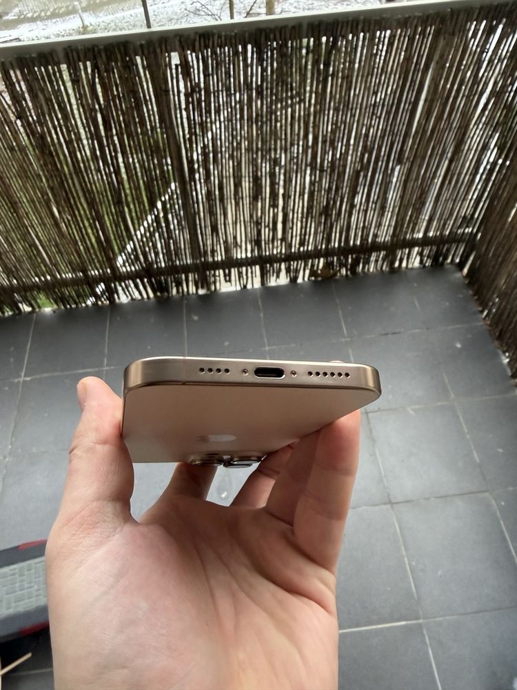 iPhone 16 Pro Max 256 gb - 4