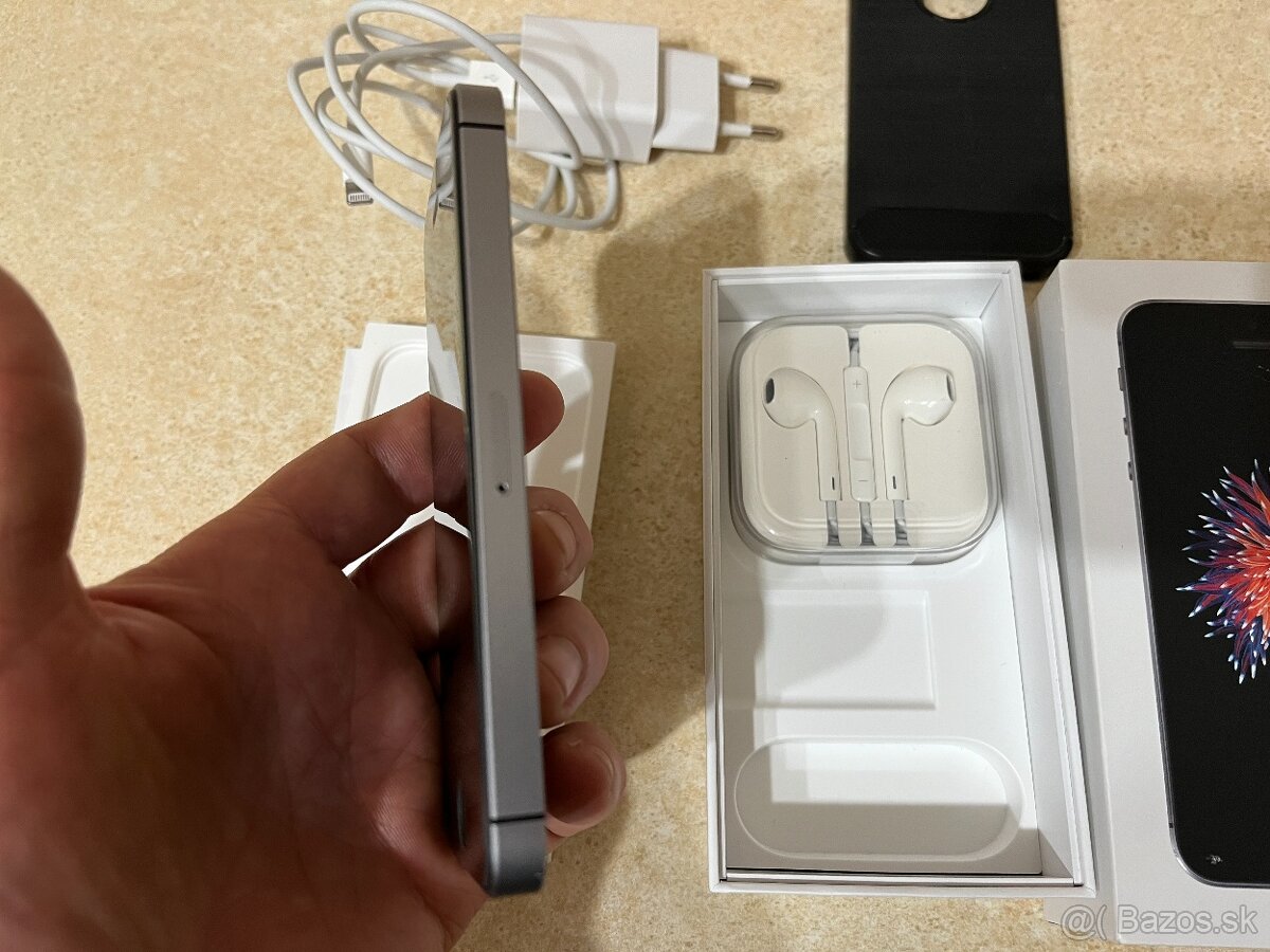 iPhone SE 32GB - TOP STAV - 4