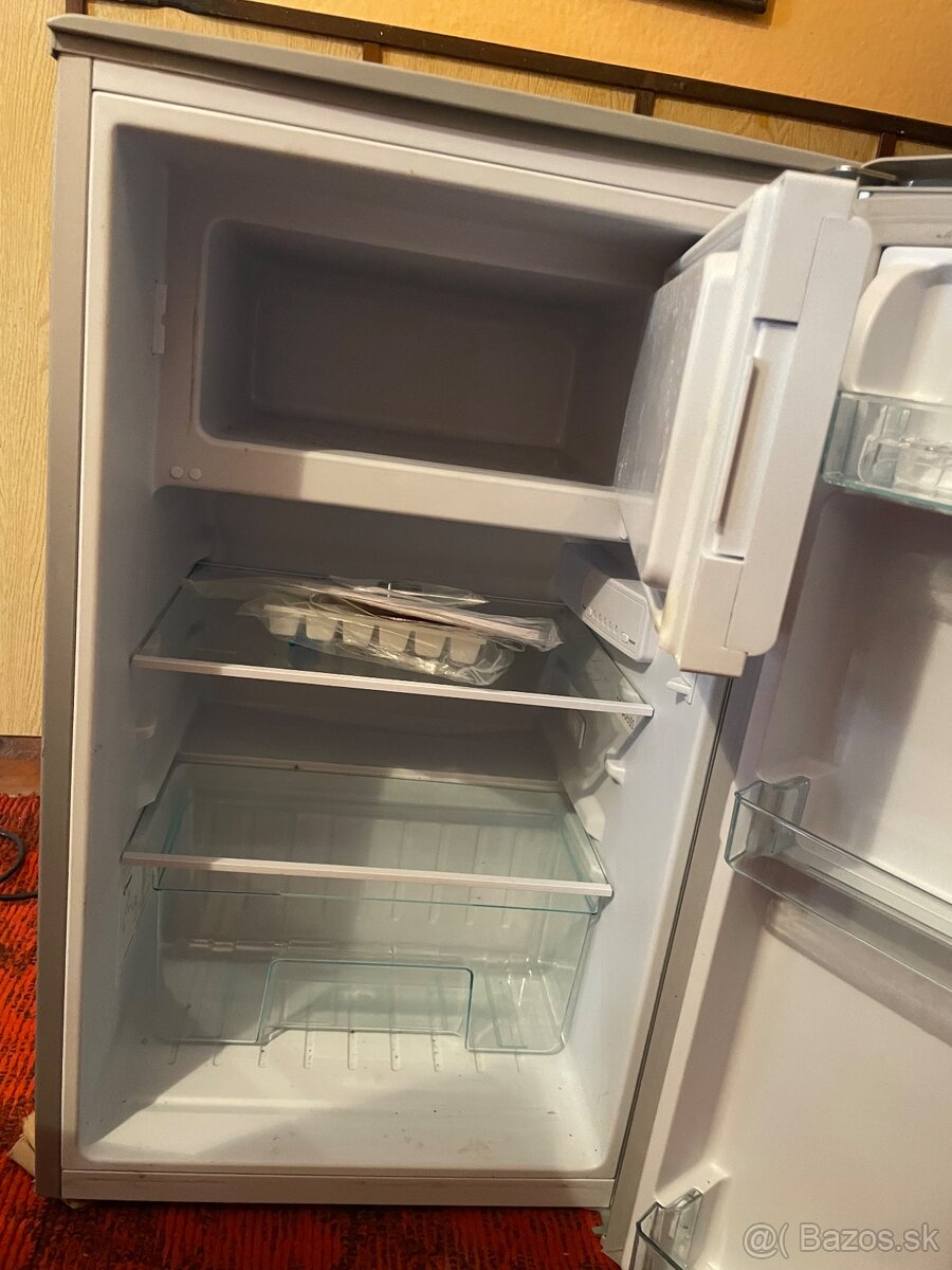 Predám chladničku s mrazákom + samostatný mrazák - 4