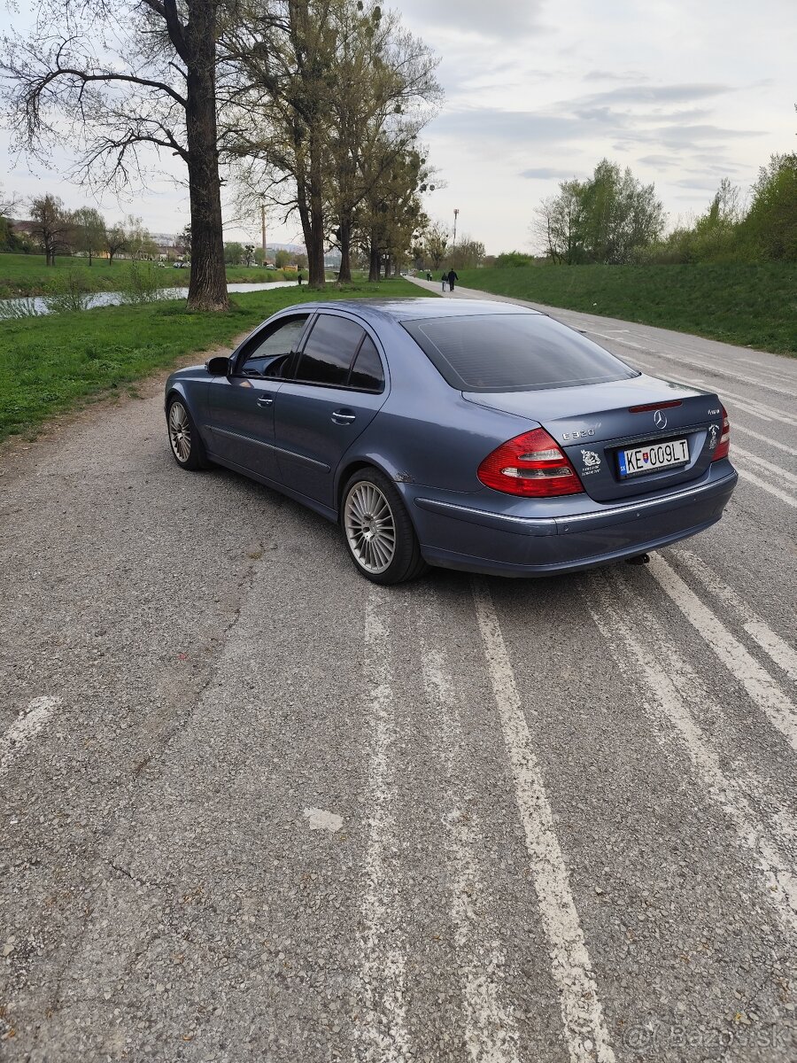 Mercedes E320i 4matic - 4