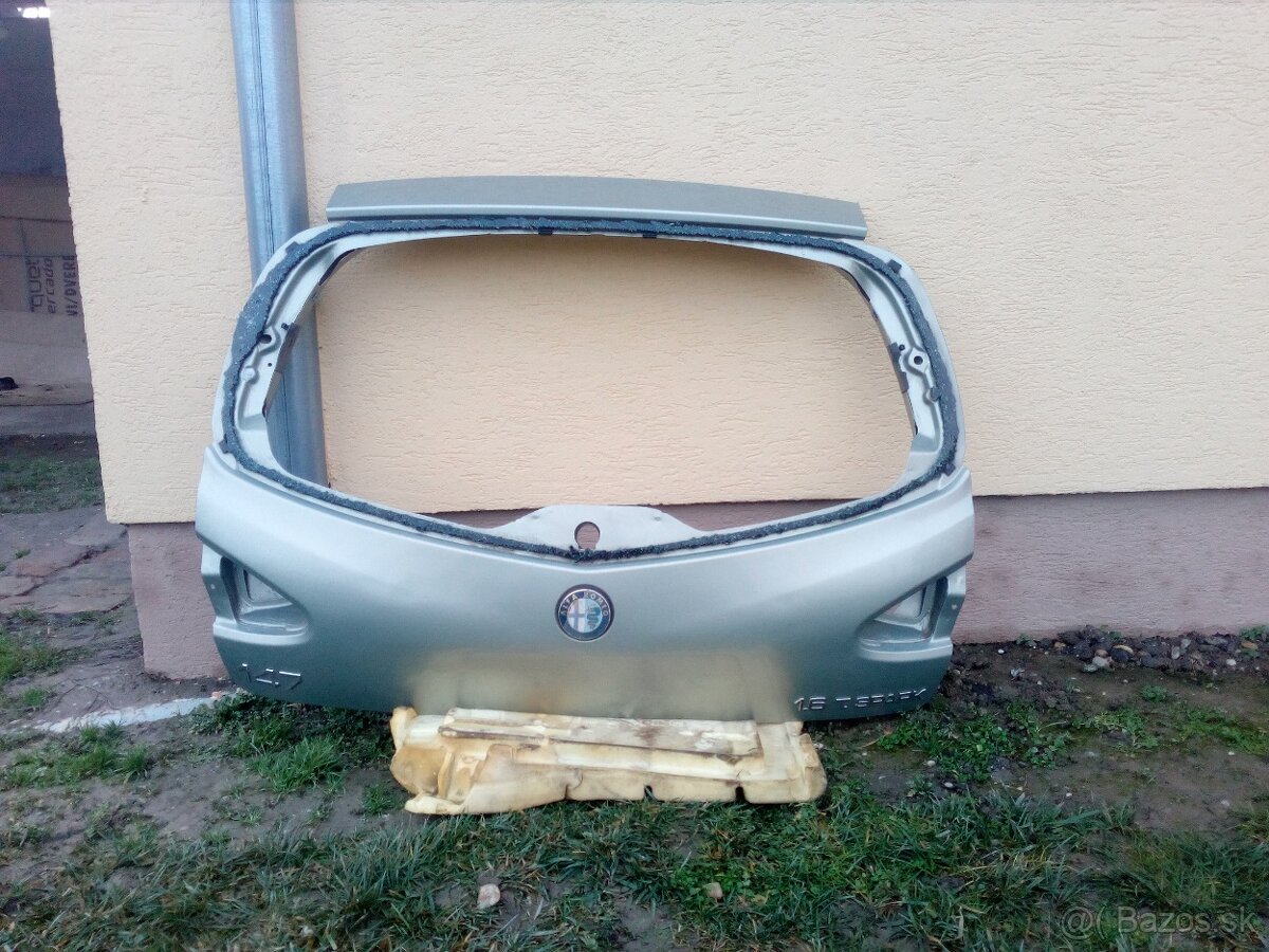 Predná a zadná kapota Alfa 147 - 4