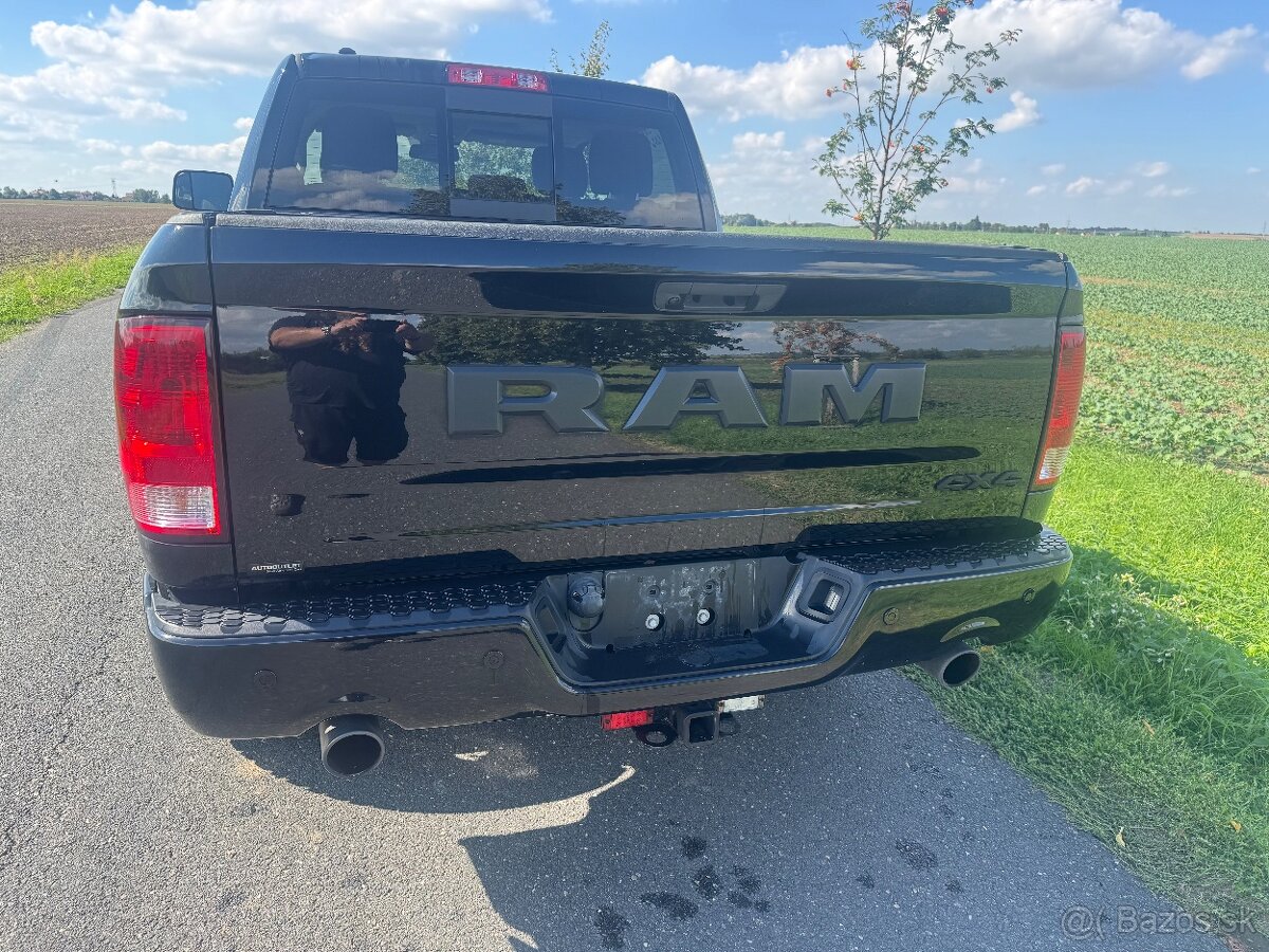 Dodge Ram 1500 Classic 2023 Hemi 5,7 - 4