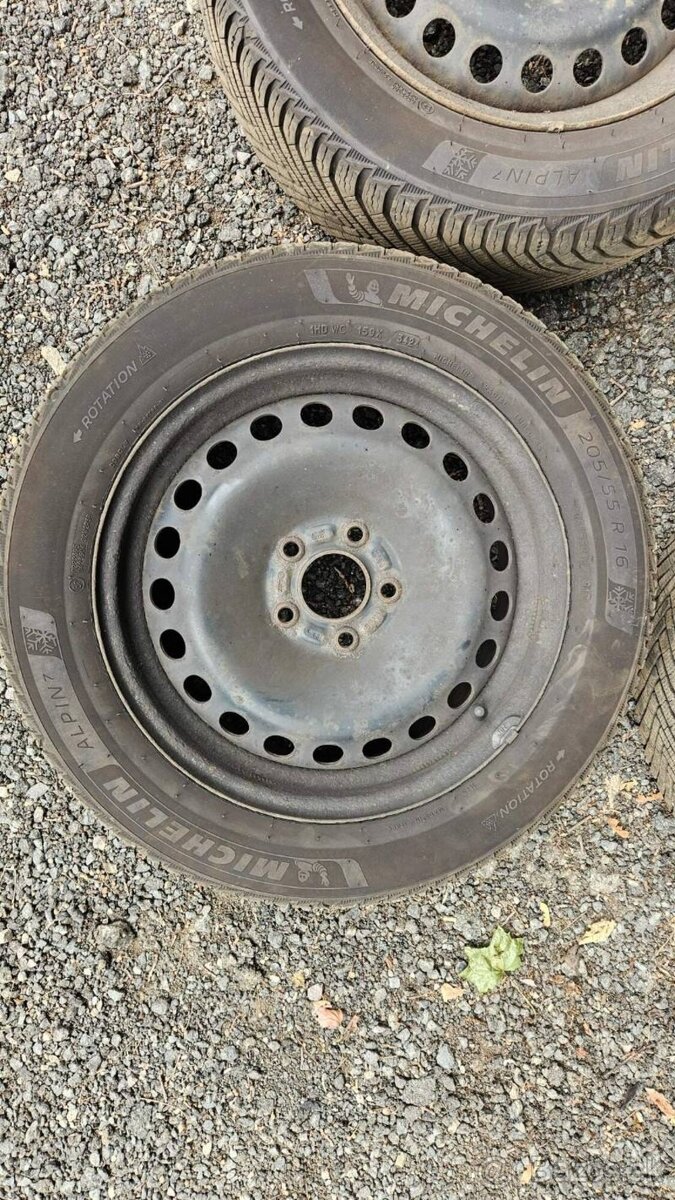 154. sada zimní kola Ford 205/55/16 5 x108 mm
