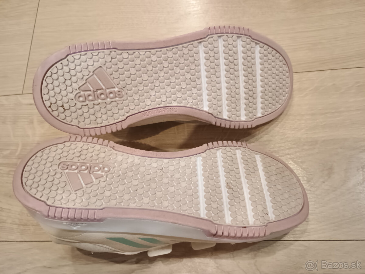Tenisky Adidas EU38 - 4