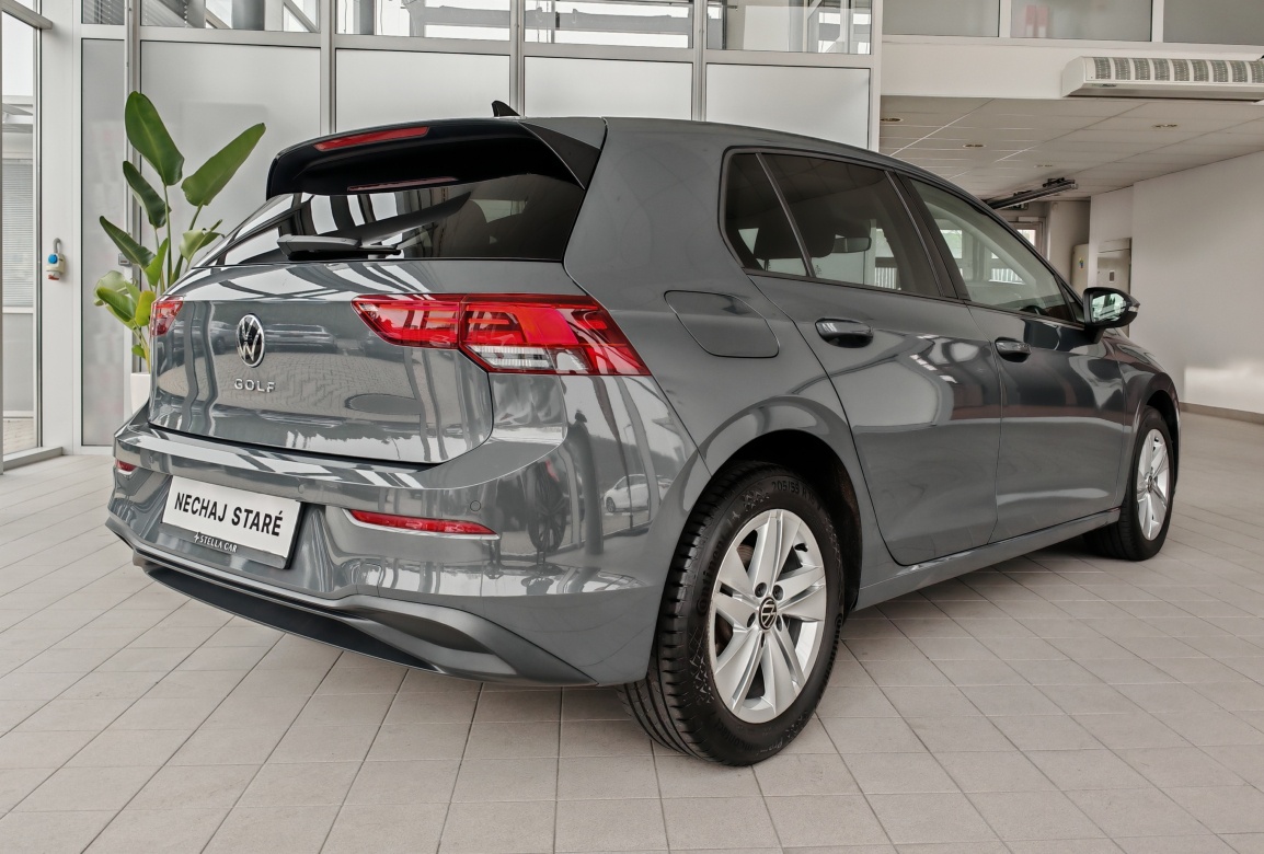 Volkswagen Golf Life 2.0 TDI 110KW DSG/AJ NA SPLÁTKY/ - 4