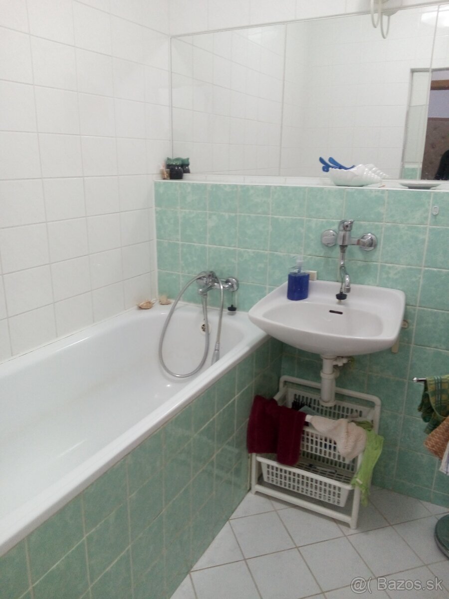 Veľký 3-izbový byt - 4