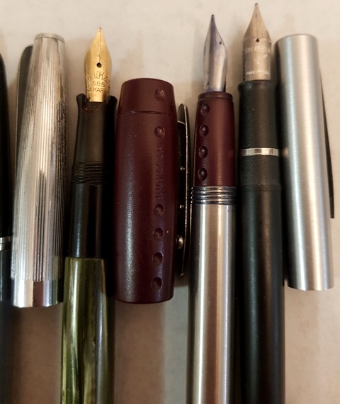 perá CENTROPEN, BARCLAY, Parker, Pelikán,.VERSATIL - 4