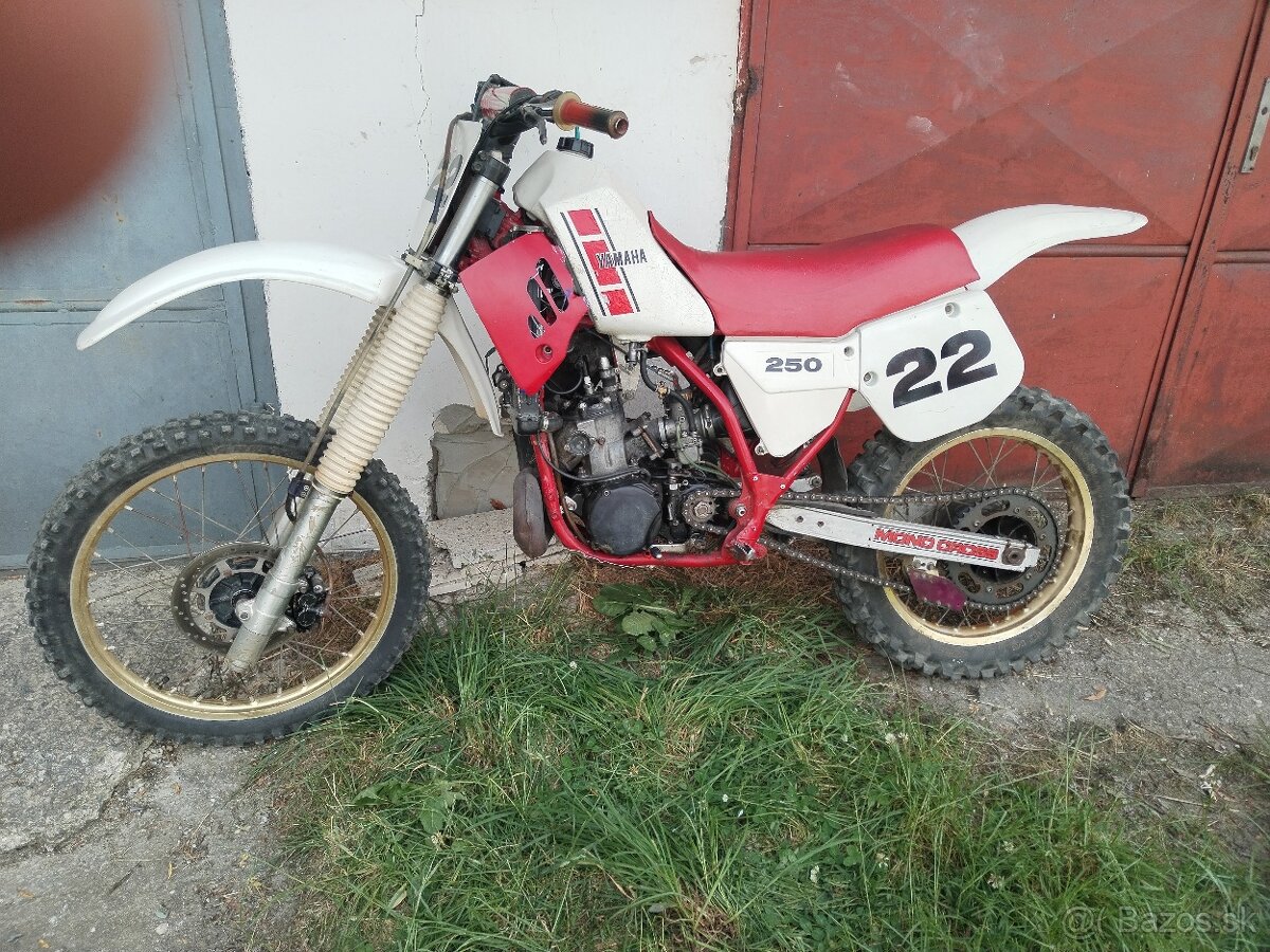 Yamaha YZ 250 r. 85
