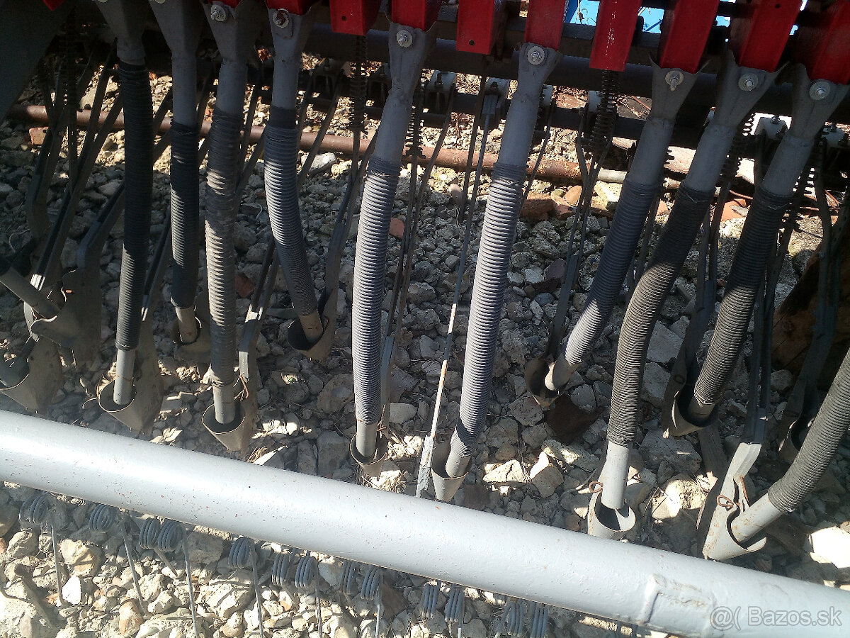 Predám sejačku 3m záber. - 4