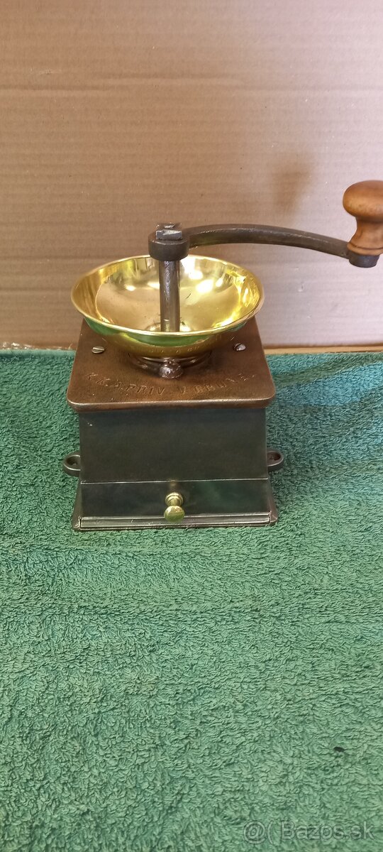 Žehličky,mlynčeky liatinové - 4