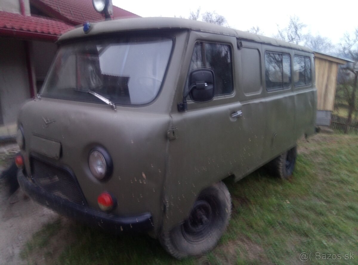 Predám UAZ 452 - 4
