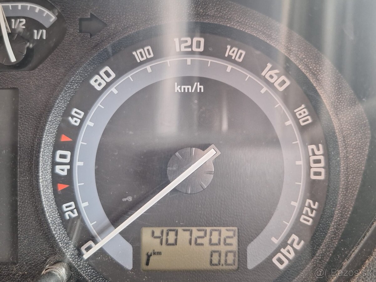 Predám Škodu FABIA COMBI - 4