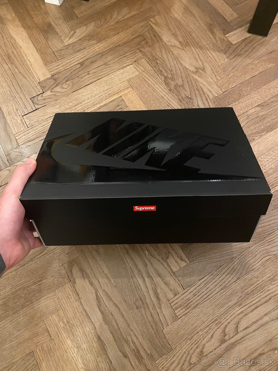 Nike Air Force 1 x Supreme - 4