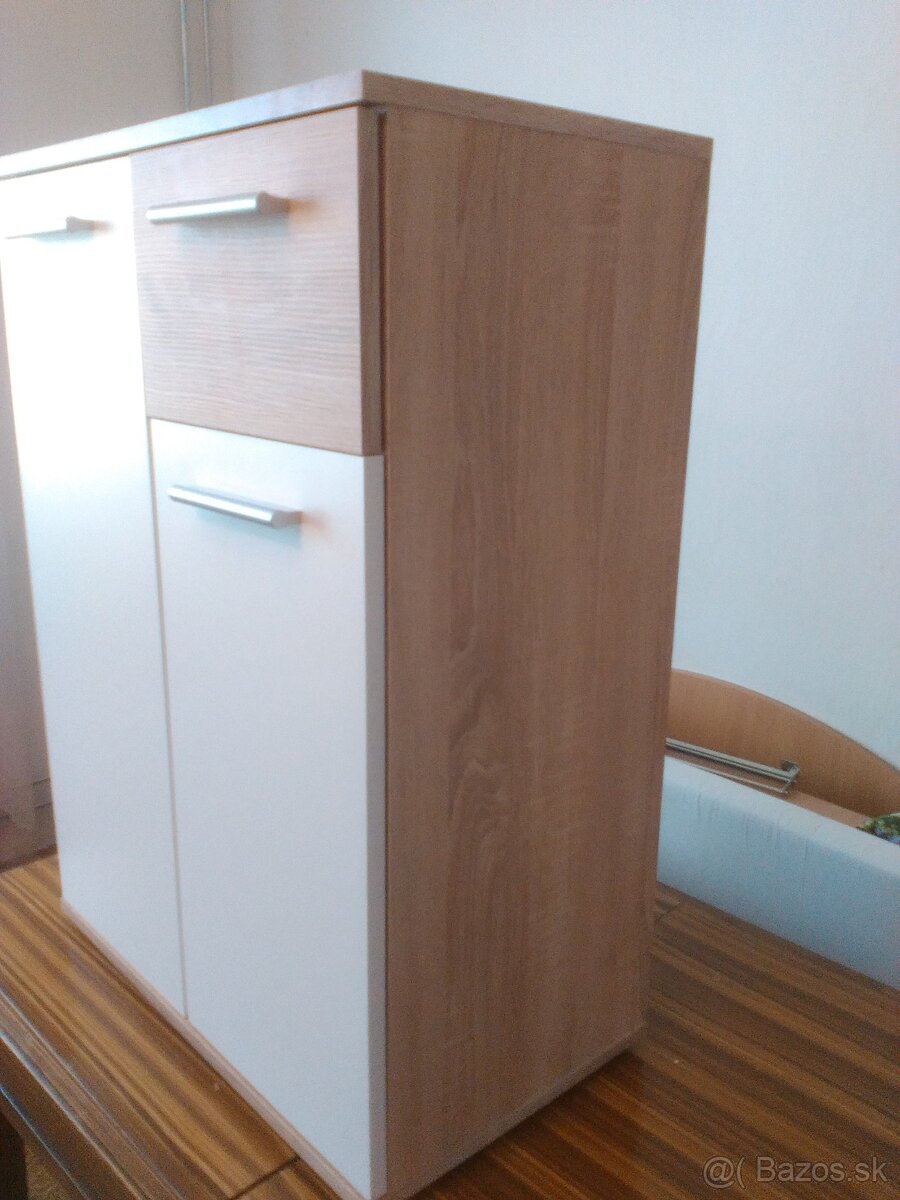 Komoda - 4