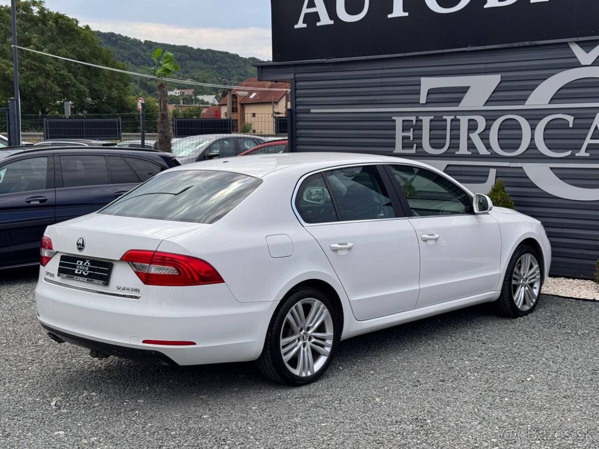 Škoda Superb 2.0 TDI CR Elegance - 4