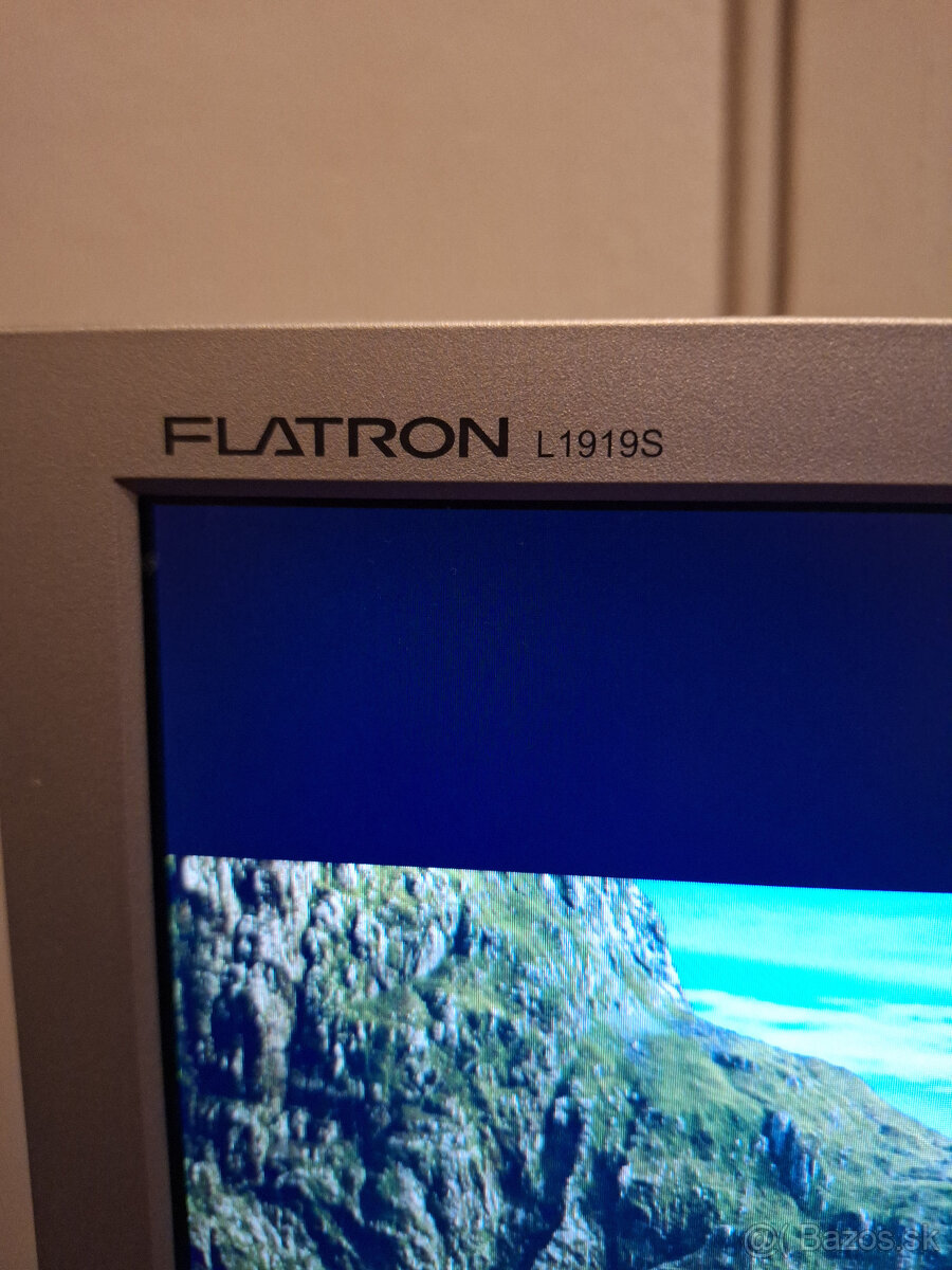 Monitor LG Flatron 19" - 4