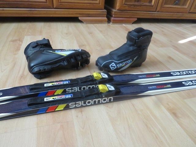 Predam bezkovy set,SALOMON,131 cm,SNS,c.35,5,supiny - - 4