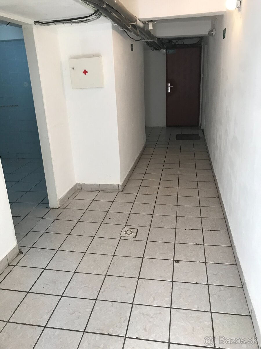 VÝROBNÉ PRIESTORY O VÝMERE 94 m2, KOŠICE - BARCA - 4