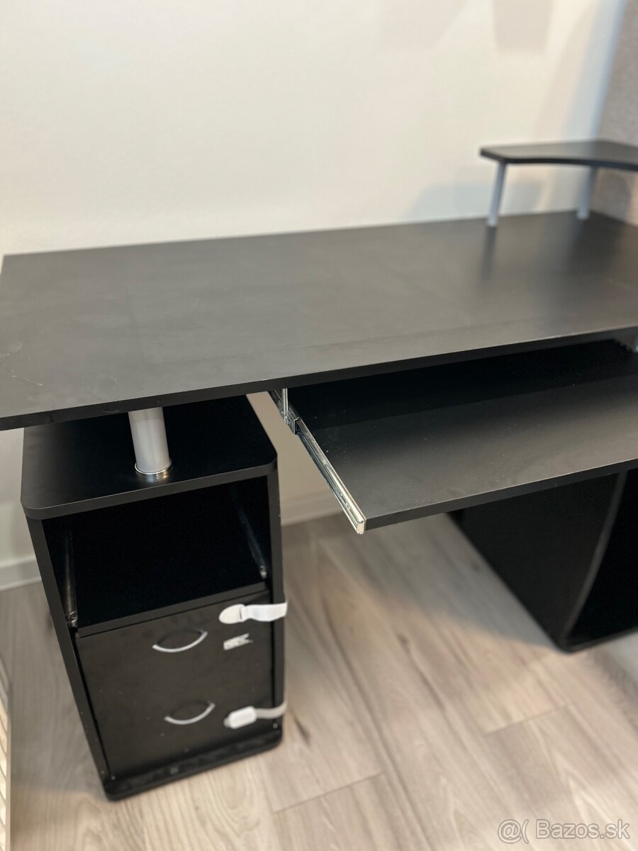 Predám čierny kancelársky stolik - 4