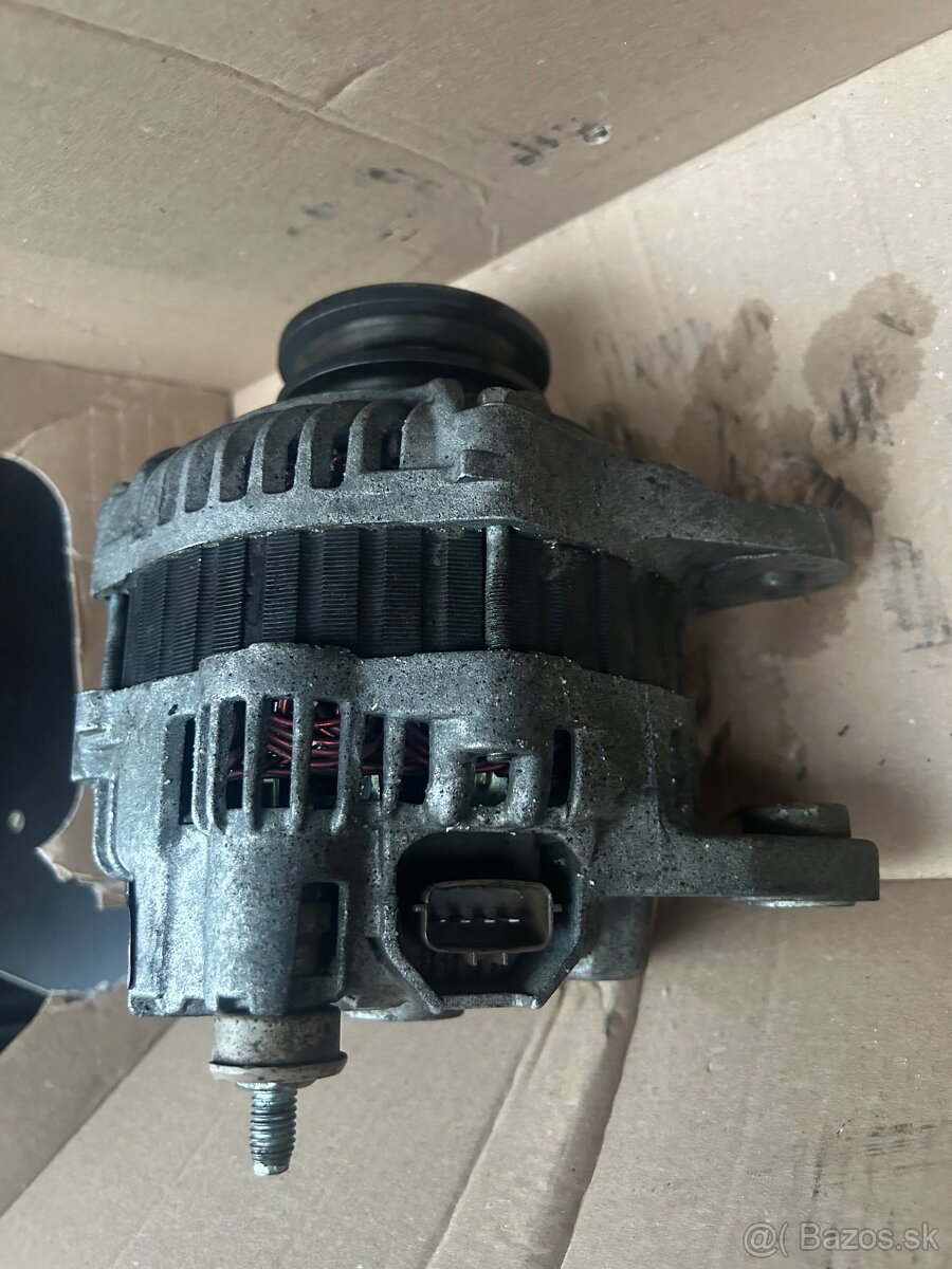 Predám alternátor na Pajero V80 - 4