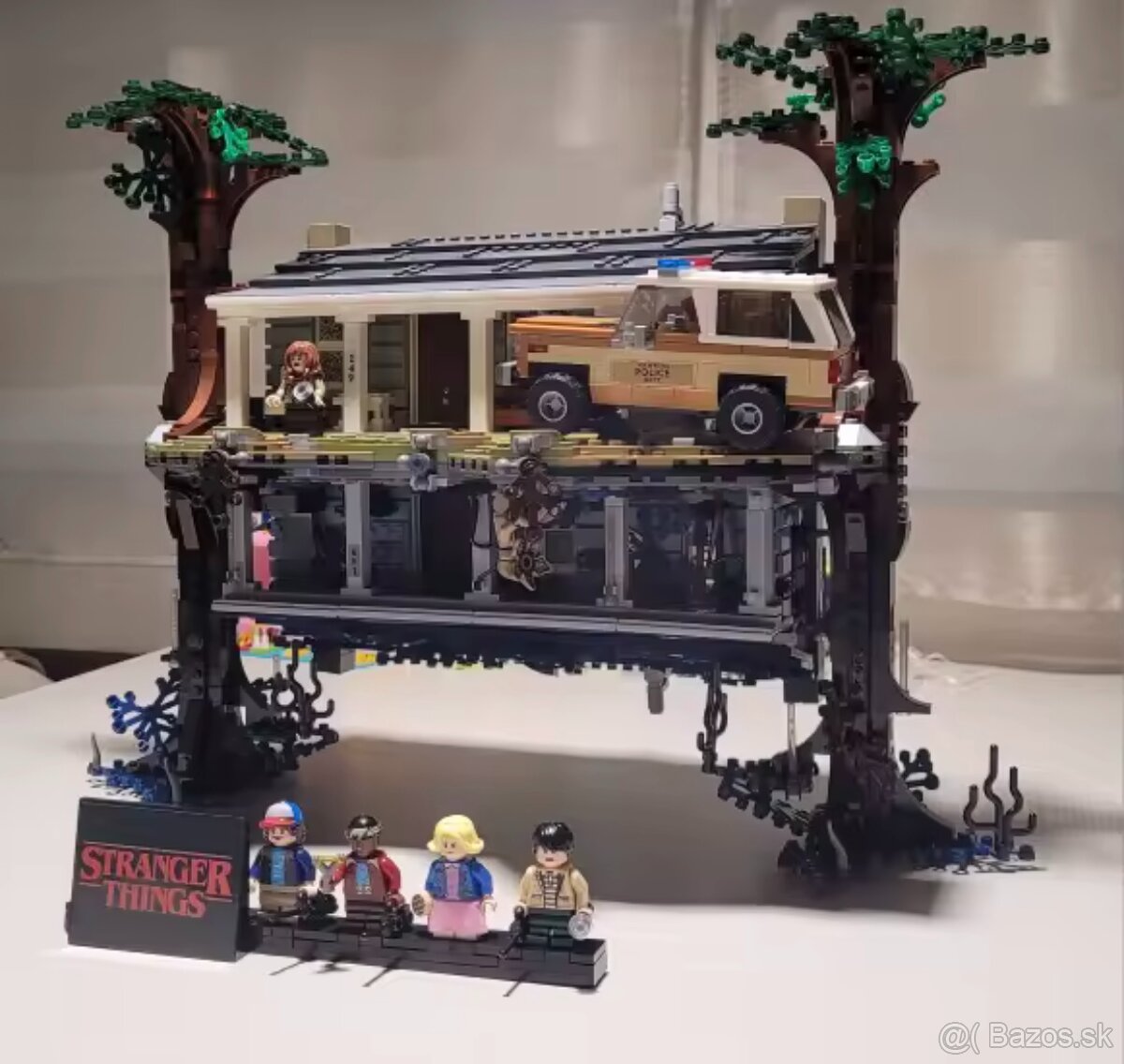 Stranger Things Upside Down 75810 + 11370 creel house - 4