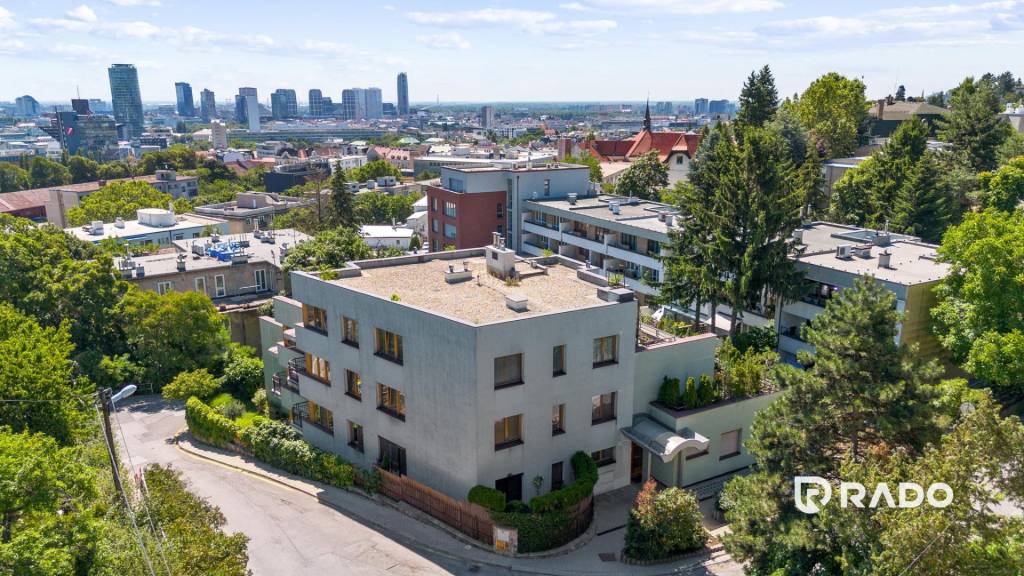 RADO | Staré Mesto | 4i byt 175 m² + 4 balkóny + možnosť 2×  - 4