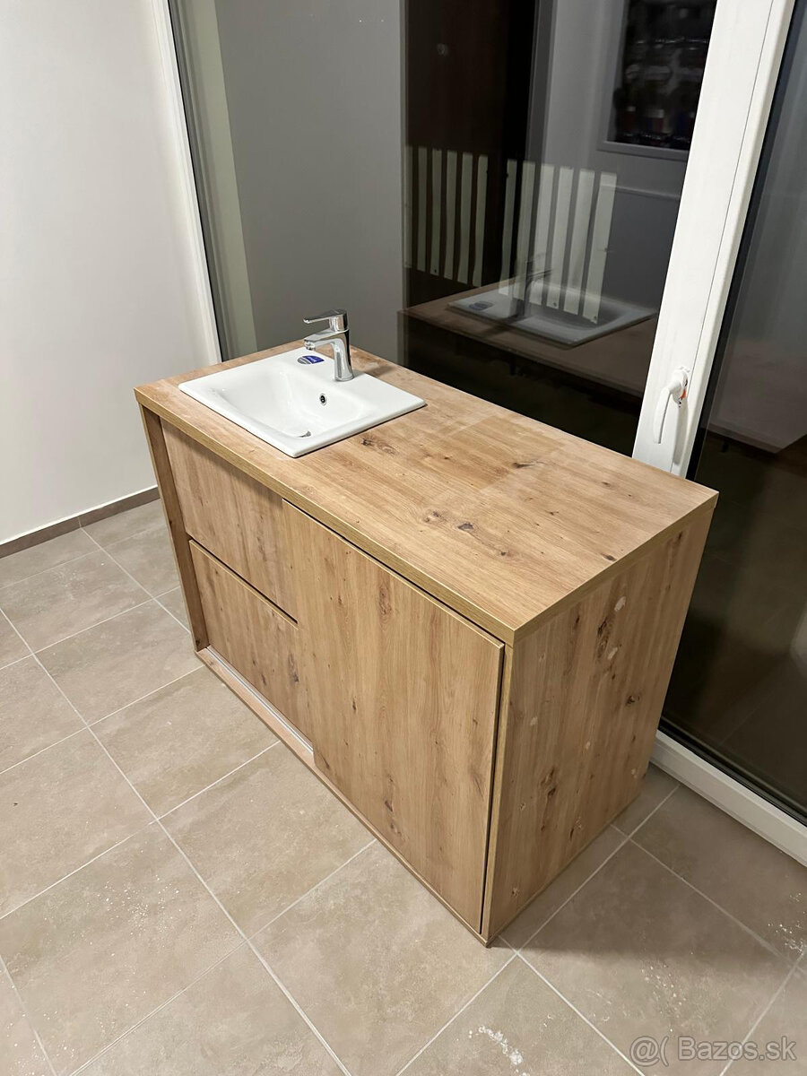 skrinka a umyvadlo s bateriou - 4