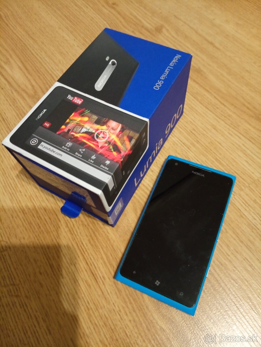 Nokia Lumia 900 - 4