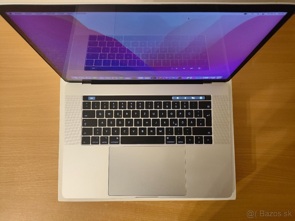 MacBook Pro 15 2016 | i7 • 16GB • 256GB ⚡ - 4