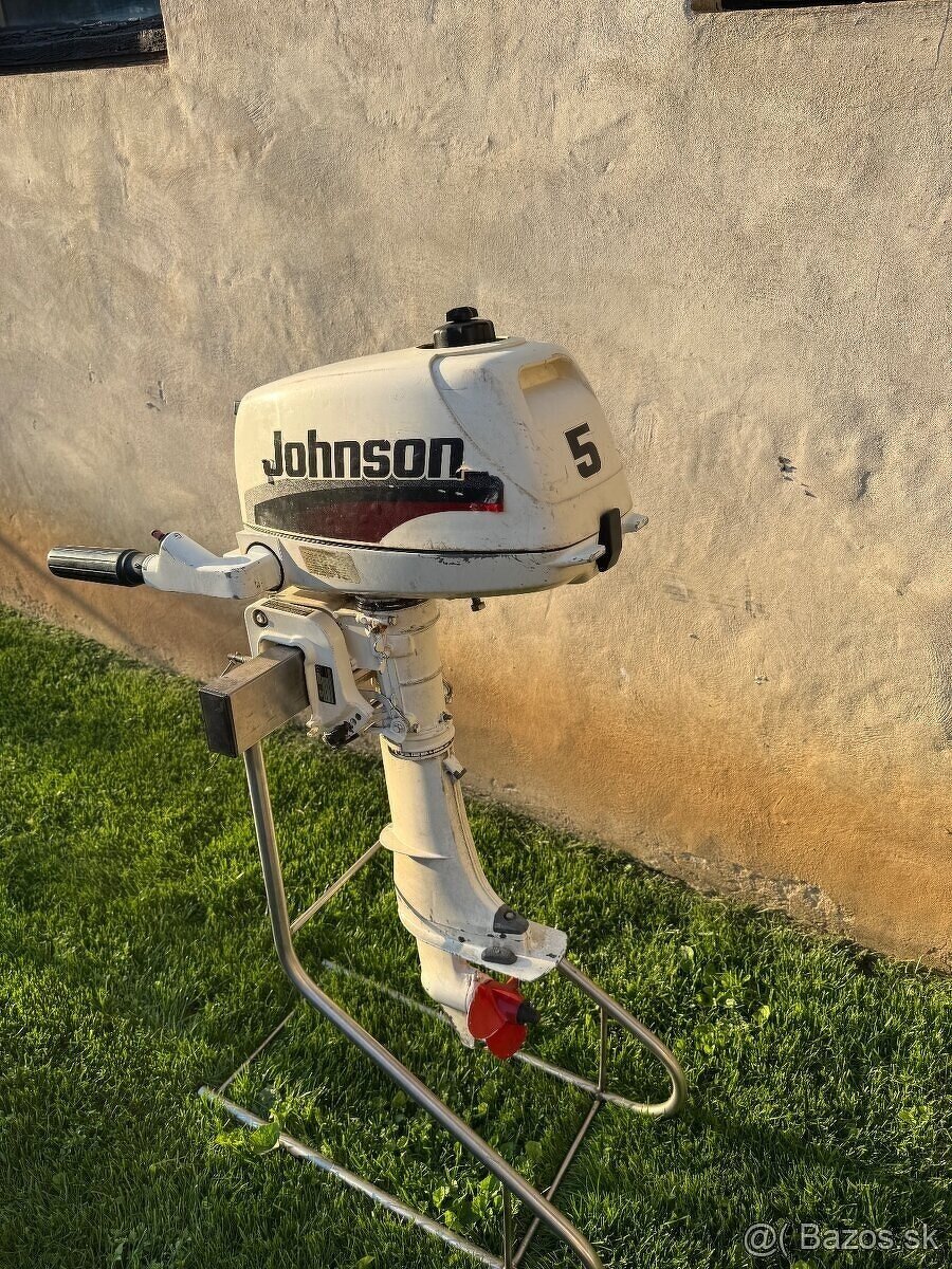 LODNÝ MOTOR JOHNSON 5 2T - 4