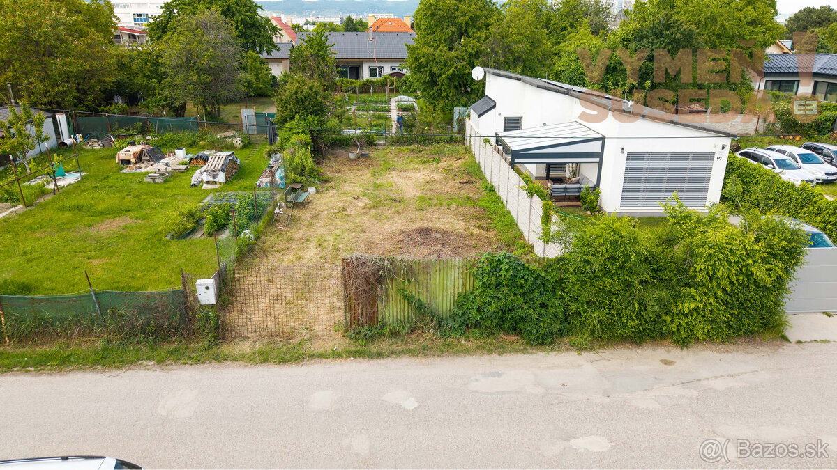 VYMEŇ SUSEDA - VÝNIMOČNÝ STAVEBNÝ POZEMOK, BOČNÁ ULICA, BRA - 4