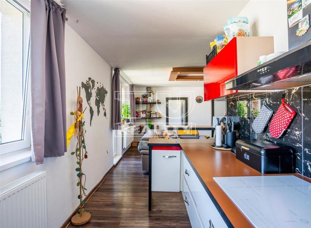 Predaj zrekonštruovaného slnečného 3-izbového bytu v... - 4