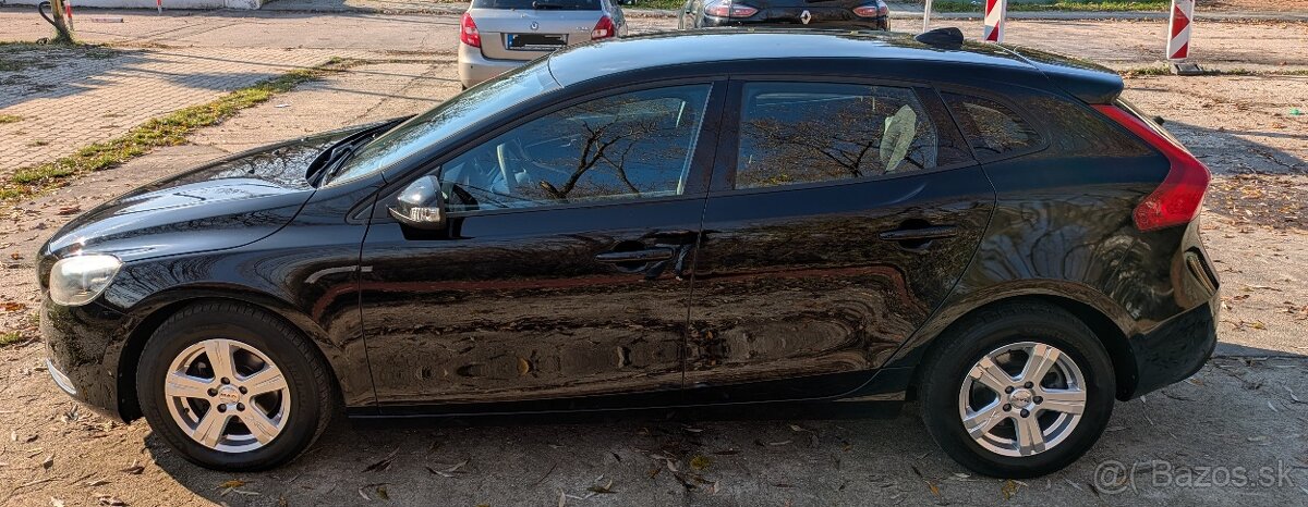 Volvo V40 1.6 D2, 2012 – výborný stav, bez investicii - 4