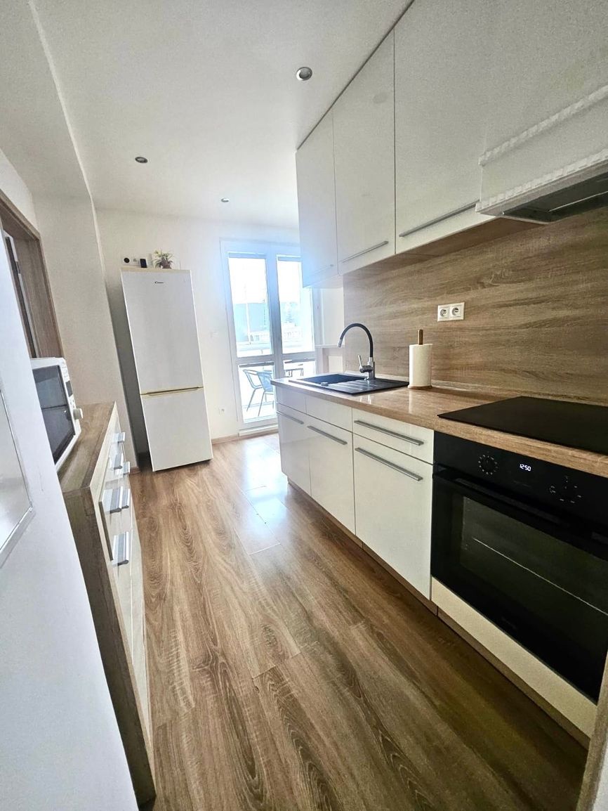 VÝNIMOČNÝ 3-IZBOVÝ BYT V CENTRE TRENČÍNA S 2 BALKÓNMI - 4