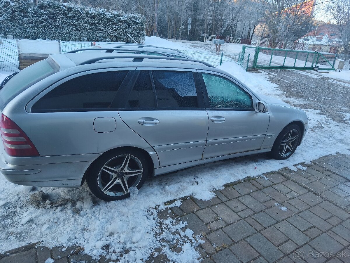 Predám Mercedes C - 4