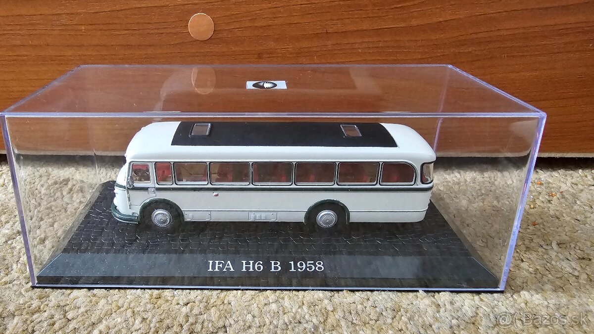 Modely áut 1:43 - 4