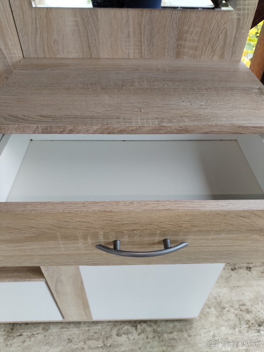 Predsieňová stena - 4