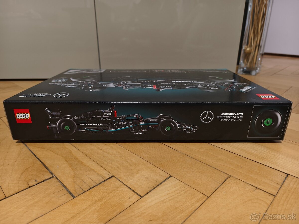 Nové LEGO® 42171 Mercedes-AMG F1 W14 E Performance - 4
