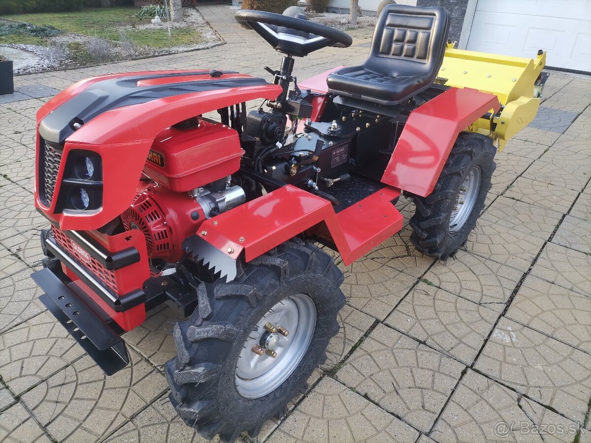 Malotraktor Tauros ZX18 , 4x4 - 4