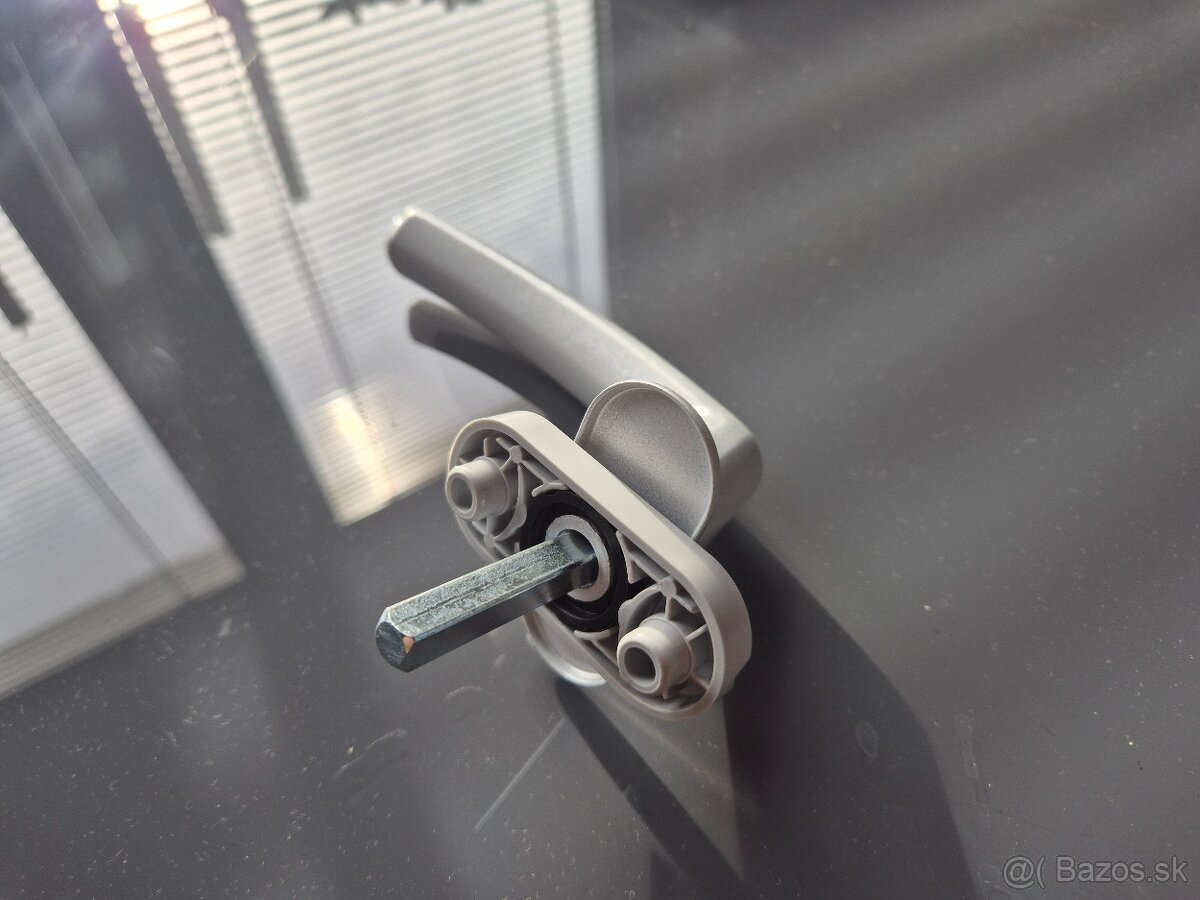 Okenné kľúčky, - 4